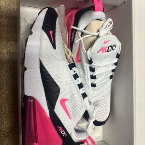 NIB, Nike Air 270 Women's Sneakers - White and Pink
